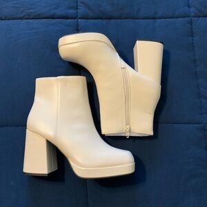 Circus NY by Sam Edelman Off-white Platform boots